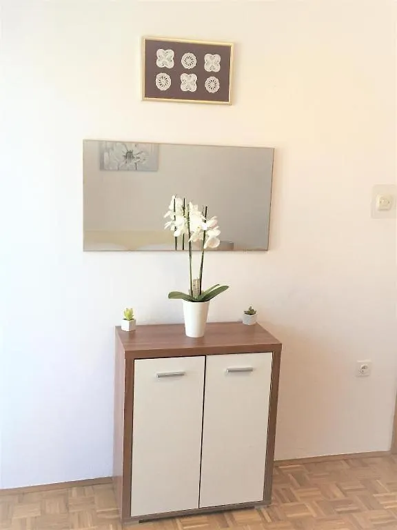 Cosy Apartment On The Beach - Kali 0*,  Croazia