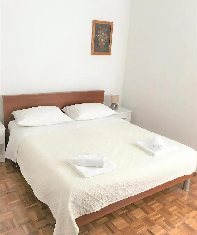 Cosy Apartment On The Beach - Kali 0*,
