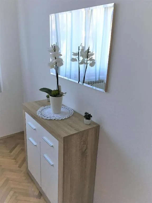 Cosy Apartment On The Beach - Kali 0*,